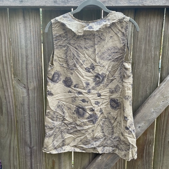 Cabi Nude 100% Silk Floral Ruffle Trim Button Down Tank Top - Picture 6 of 6